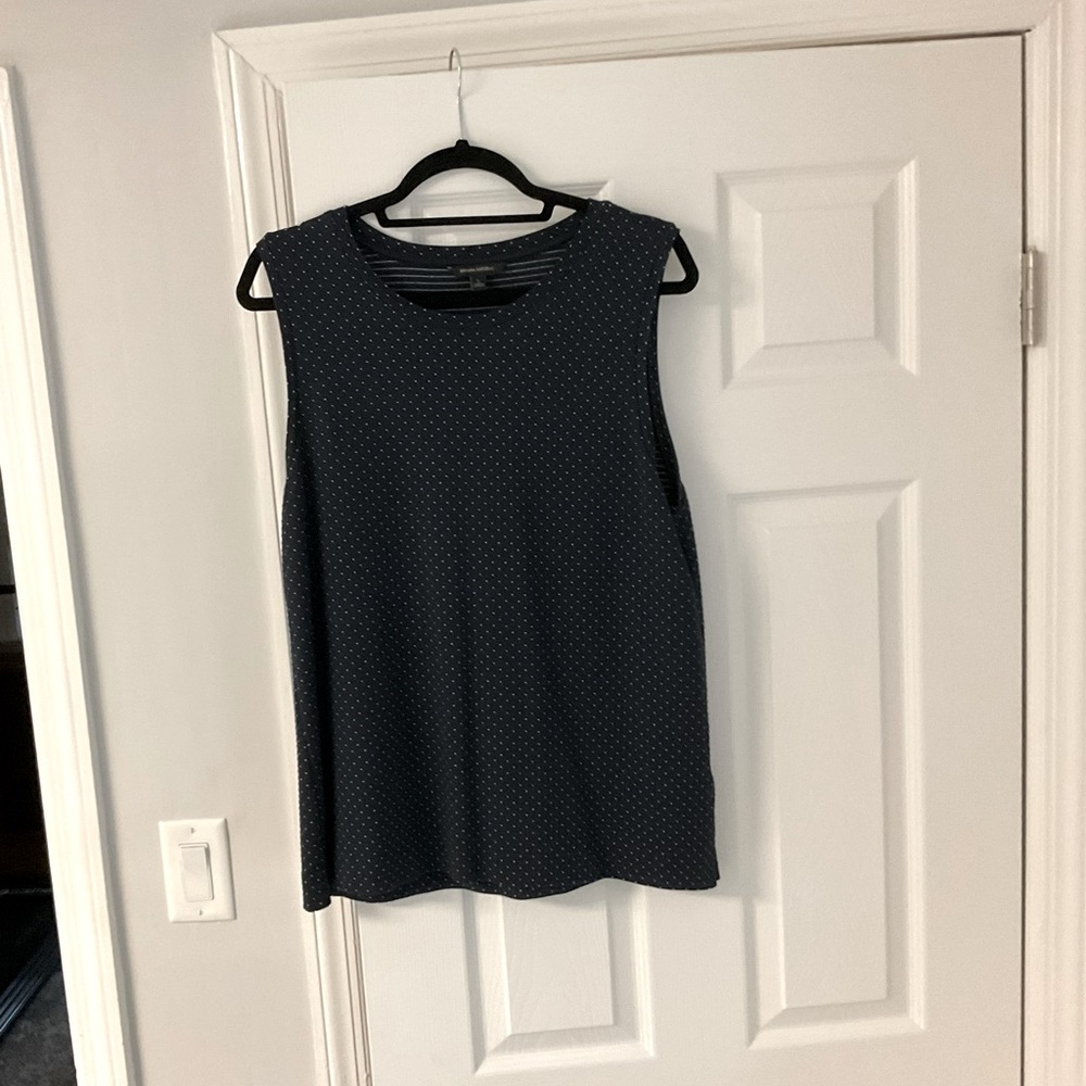 Sleeveless stretchy blouse